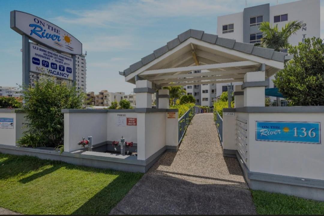 On The River Apartments Maroochydore Luaran gambar